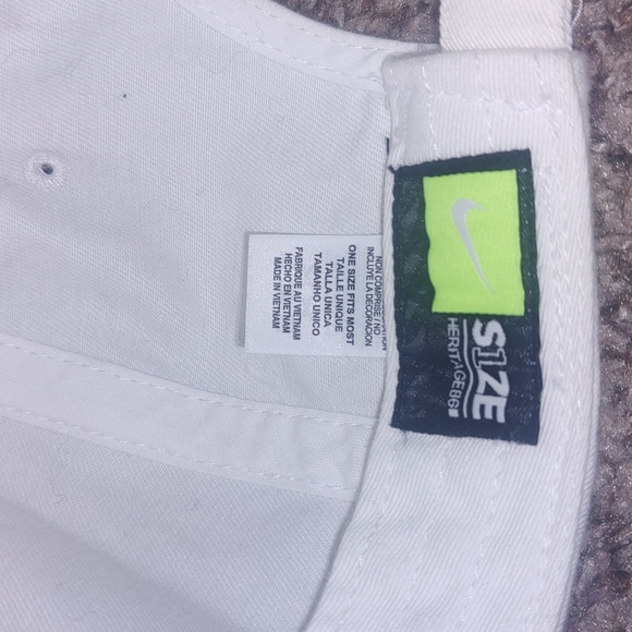 Nike Gustavus Swoosh White Strapback Hat White Yellow Nike S1ze - Picture 7 of 7